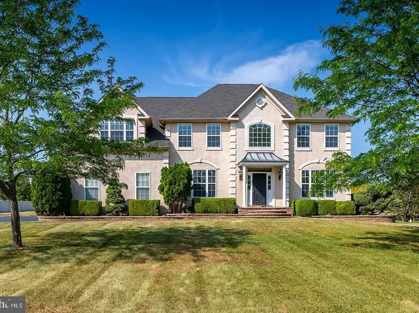 4 Morning Glory Cir, Mullica Hill, NJ 08062