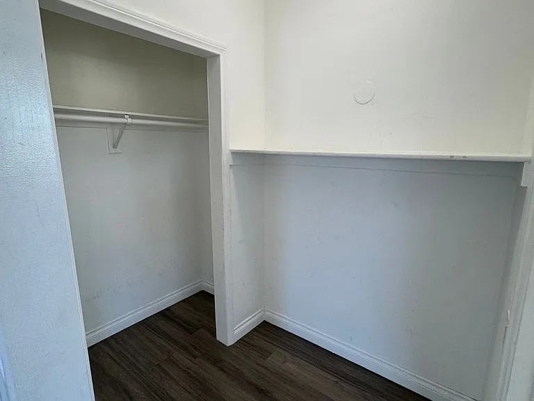 250 N Kenmore Ave #203 — Photo 14