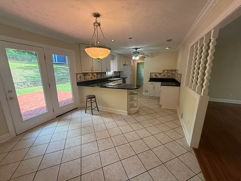 6063 Pine Terrace Dr — Photo 9