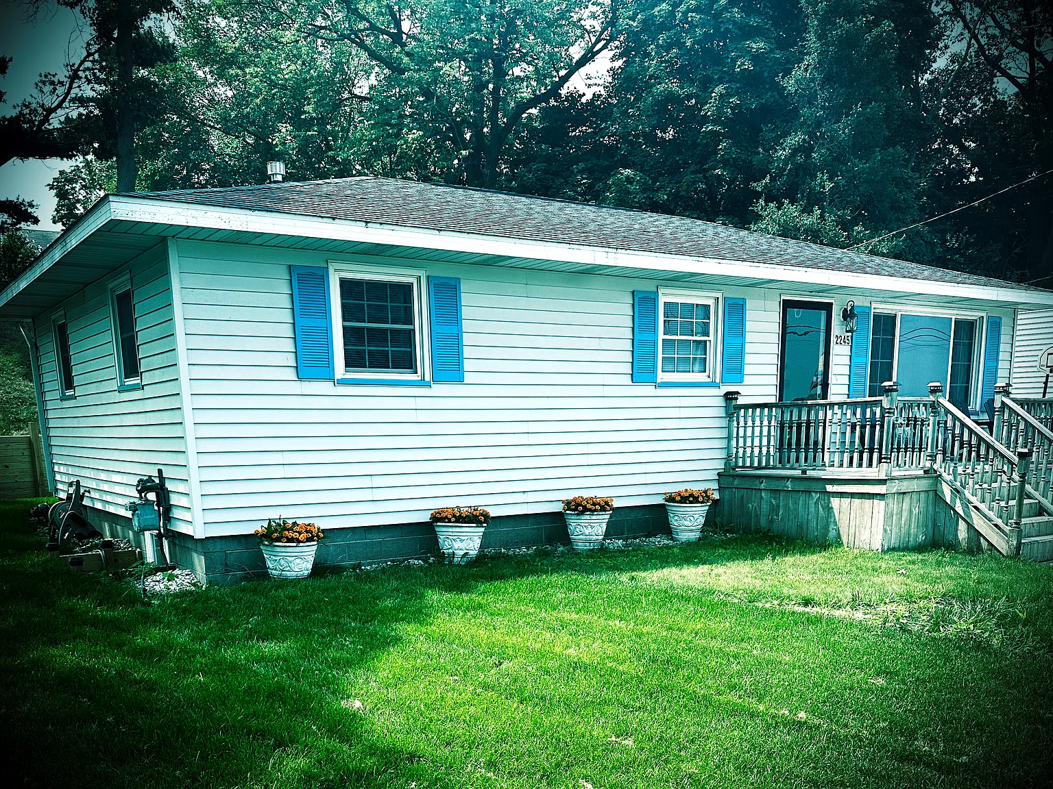 2245 Lakeshore Dr — Photo 2