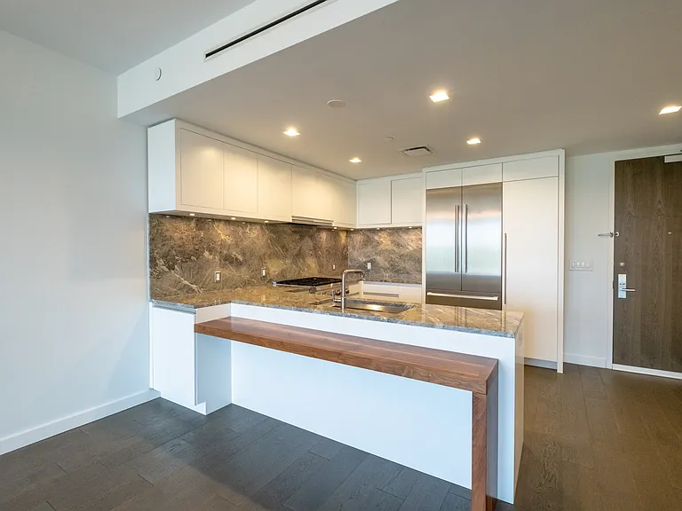 One Park Condos — Photo 26