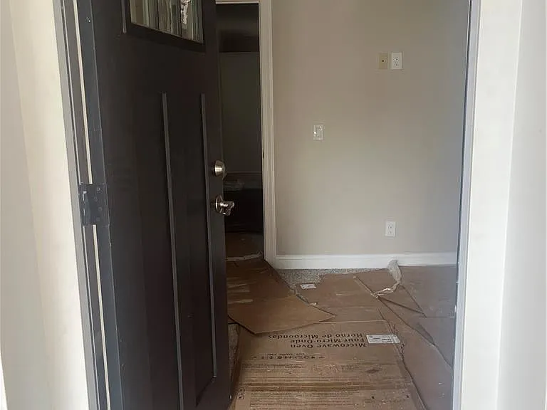 139 S Main St — Photo 16