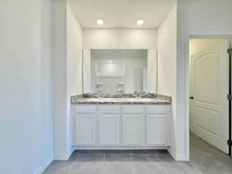 1374 Holodak Dr — Photo 36