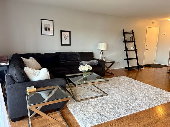 5th image of 5806A Wolf Rd #4