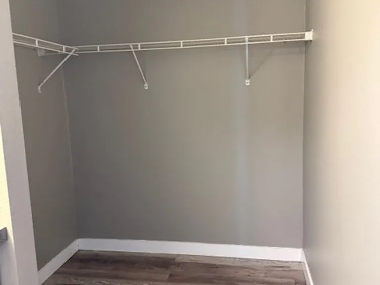 249-Nola Place Apartments — Photo 15