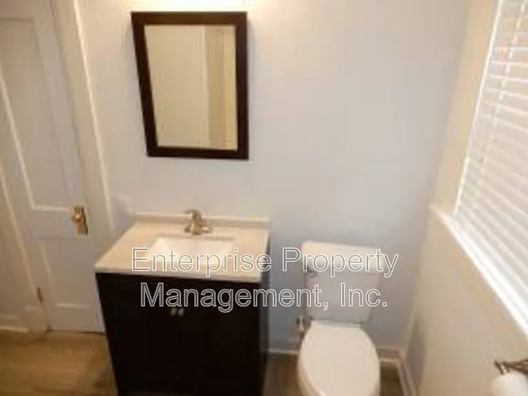 2360 Forest Ave #4 — Photo 6