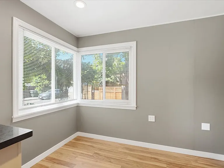 5231 17th Ave — Photo 10