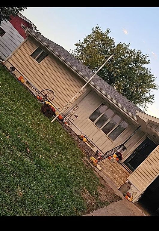 209 N Burr St - Property Image