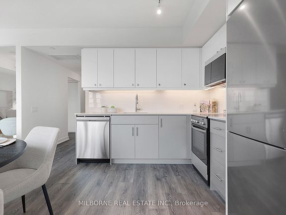 4th image of 2 Manderley Dr #701