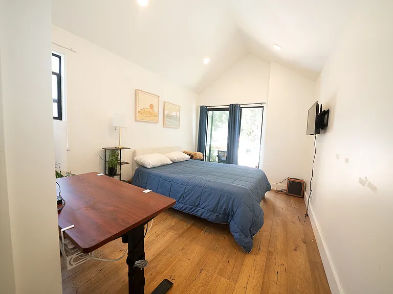 4527 Carpinteria Ave #D — Photo 9
