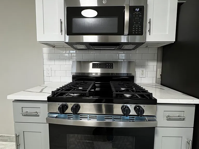 45-51 Cowles St #45 — Photo 5