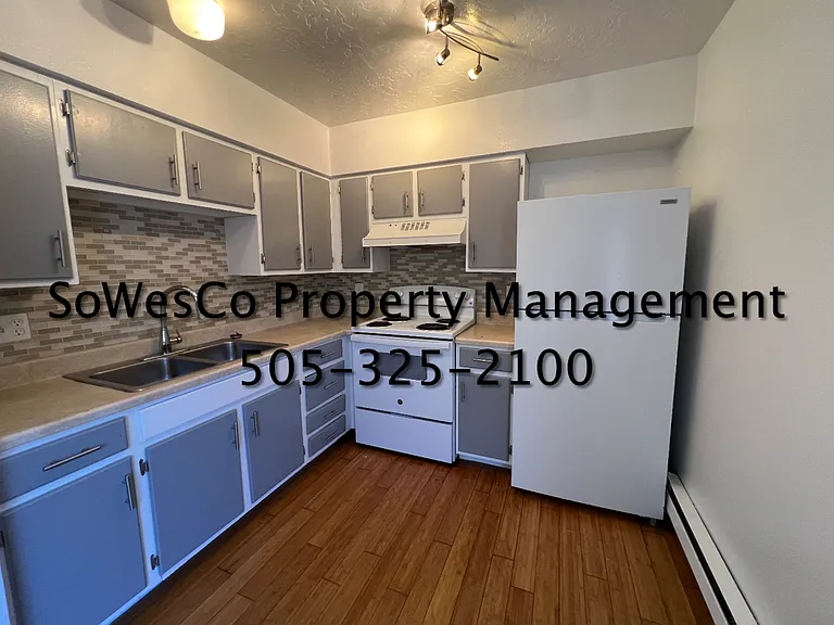 510 N Orchard Ave — Photo 16