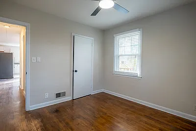 2005 Queens Ct — Photo 26