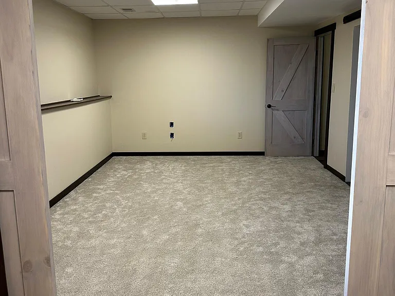 1325 Mesa Dr — Photo 4