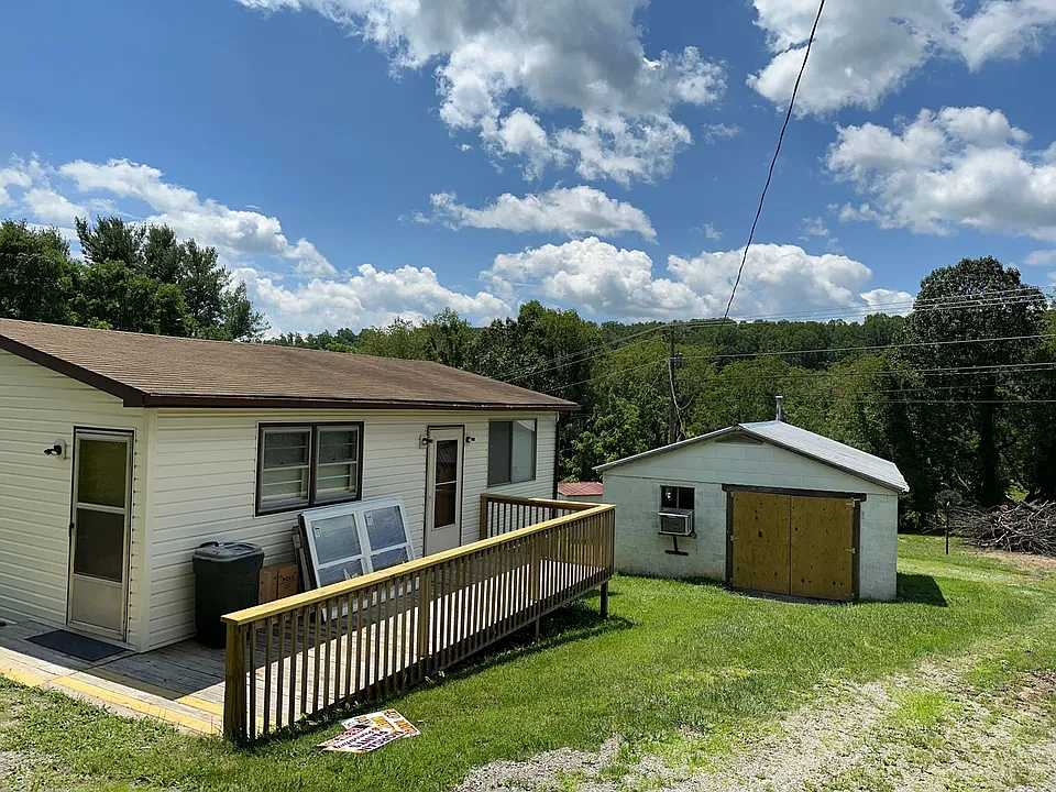 3389 Happy Hollow Rd