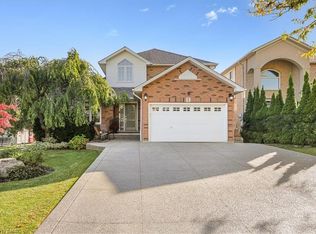 1 Parkvista Pl, Hamilton, ON L8J3S5