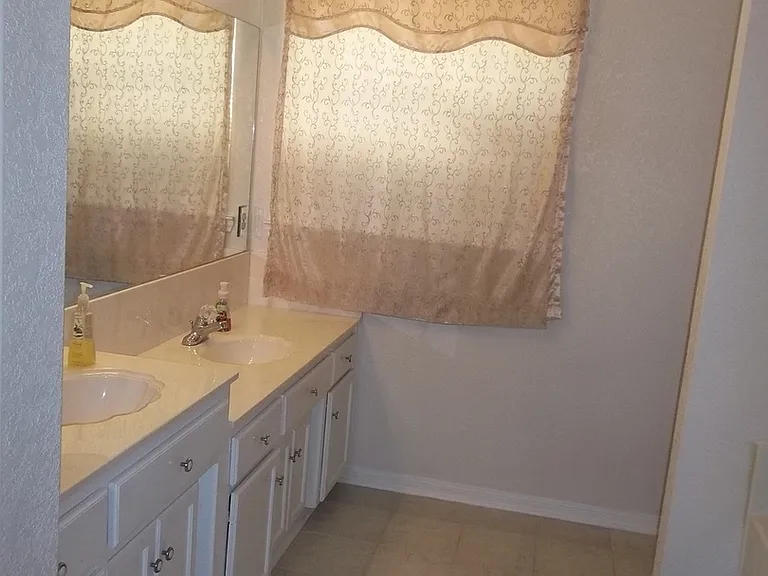 2703 Kinney Dr — Photo 6