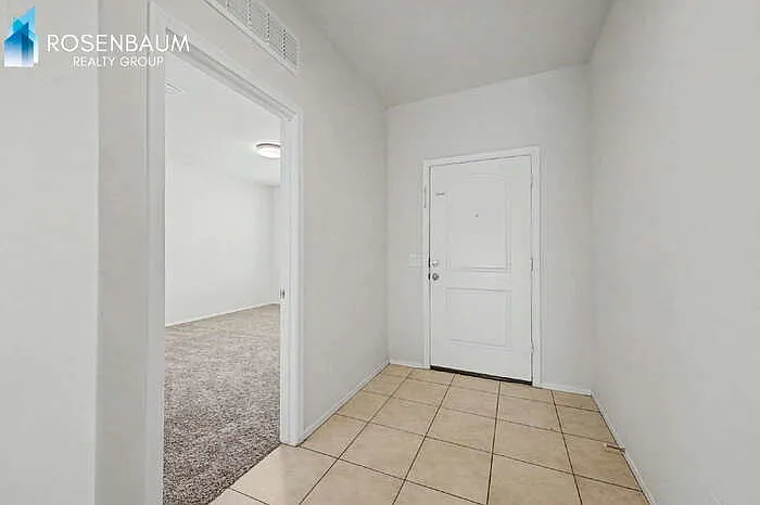 4 bed, 2.0 bath, 2131 sqft, $1,945 — Photo 4