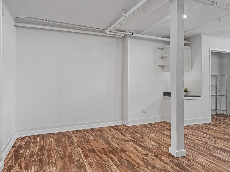 2449 Pillsbury Ave S #1 — Photo 16
