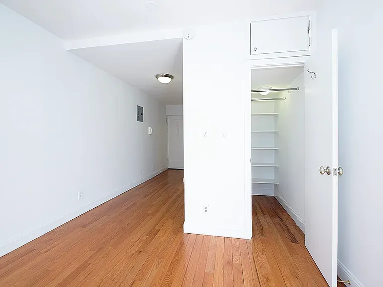 312 W 23rd St #3S — Photo 7