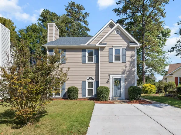 109 Romaine Ct, Cary, NC 27513