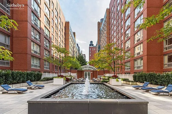 Sold by Sotheby's International Realty | media 16