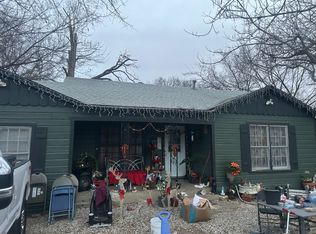 5725 Spencer St, Forest Hill, TX 76119