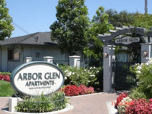 Primary Photo - Arbor Glen Apartments