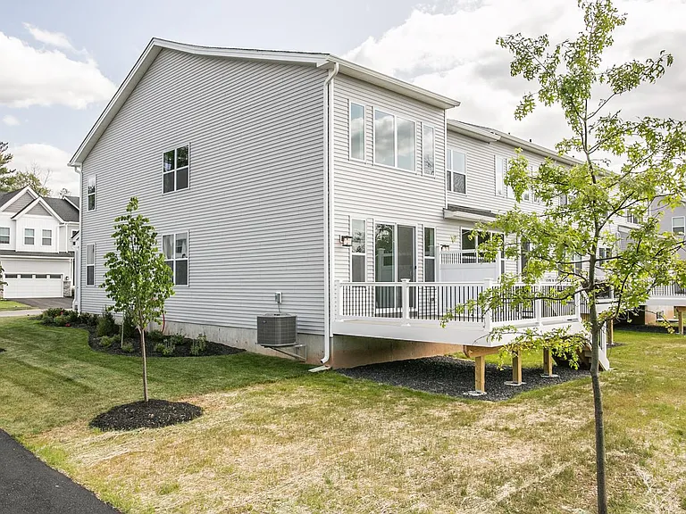 665 Levering St #665 — Photo 38