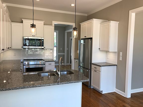 Fully Remodeled Kitchen