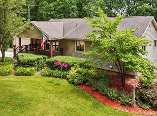 11115 Windy Hill Dr, Fenton, MI 48430