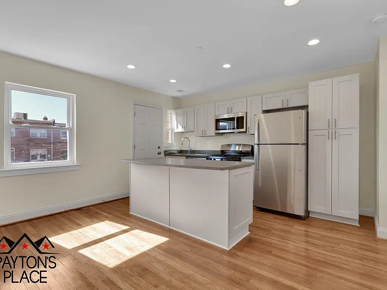 332 19th St NE — Photo 25