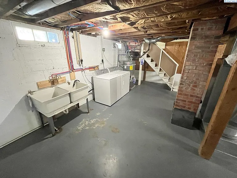 222 Casey Ave — Photo 18