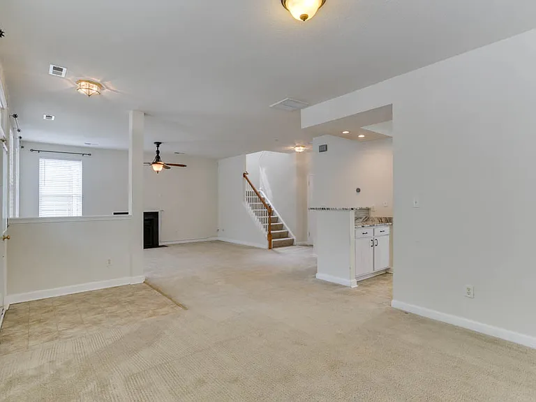 528 Normandy St — Photo 13