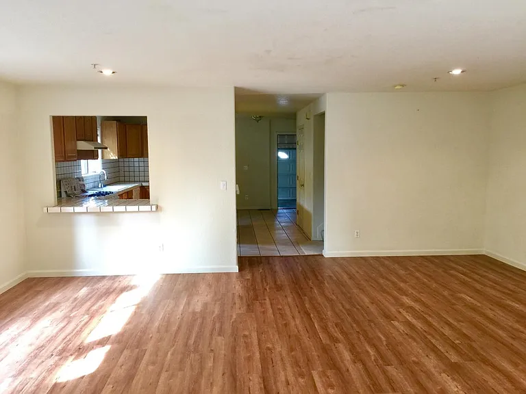 743 Adams St — Photo 8