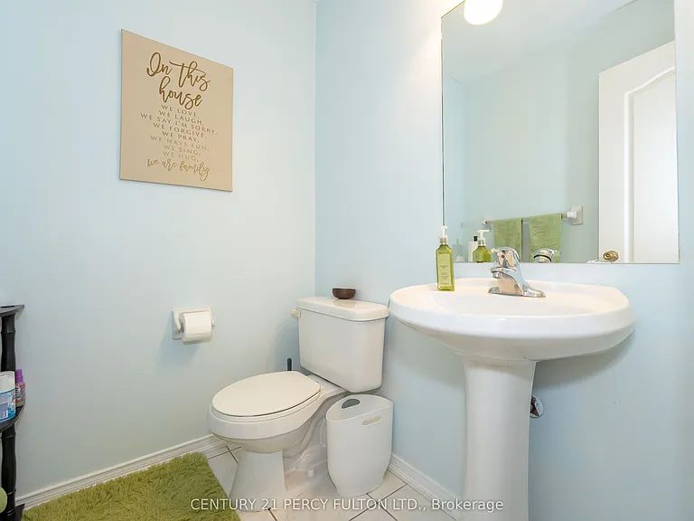 71 Armitage Cres — Photo 12
