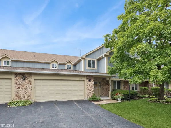 360 Springlake Ln APT D, Aurora, IL 60504