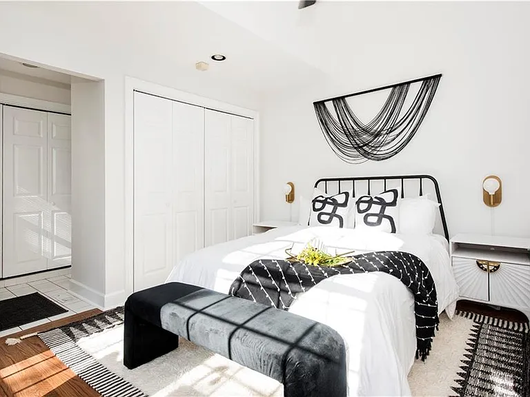 935 Greenwood Ave NE #D — Photo 24