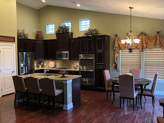 Kitchen with Eat-In Kitchen 