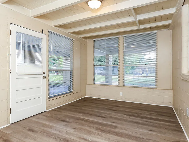 5220 Seaspray Ave — Photo 6