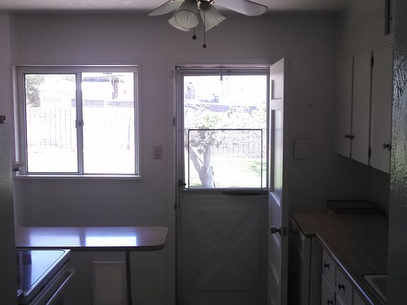 4th image of 516 E 29th St