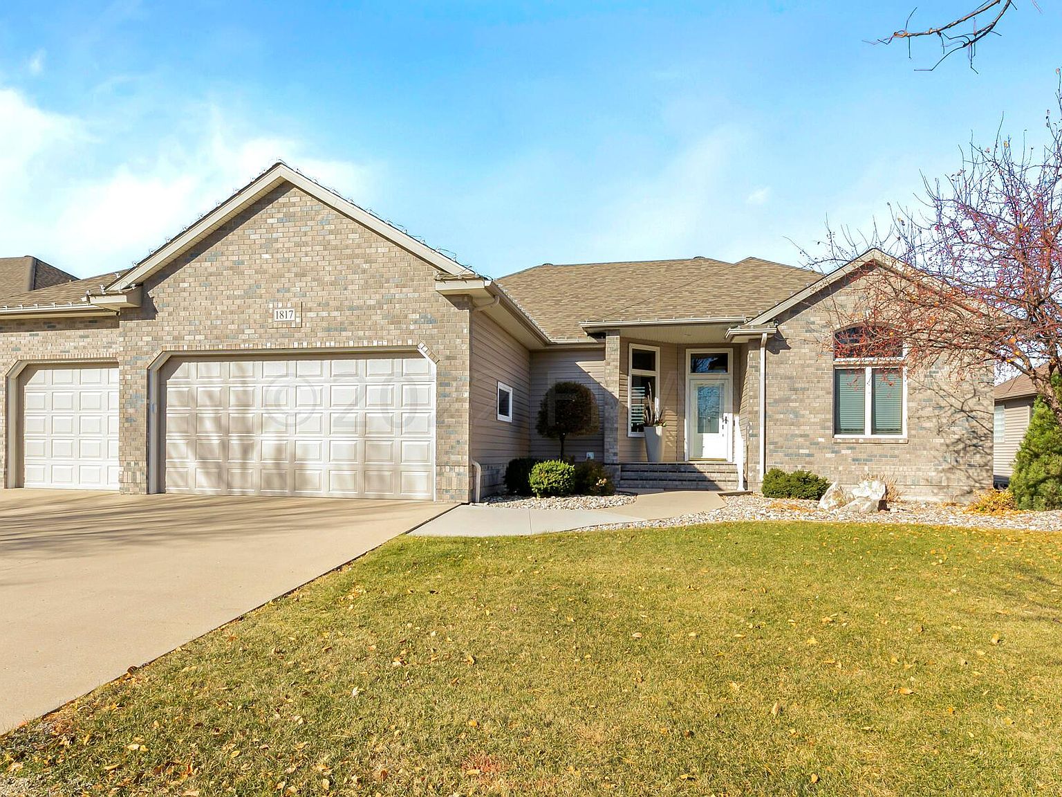 1817 Charleswood Estates Dr, West Fargo, ND 58078 Zillow