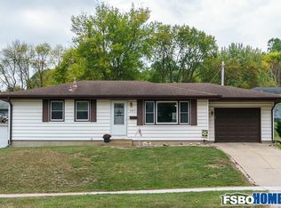 2075 Larry Dr NE, Cedar Rapids, IA 52402