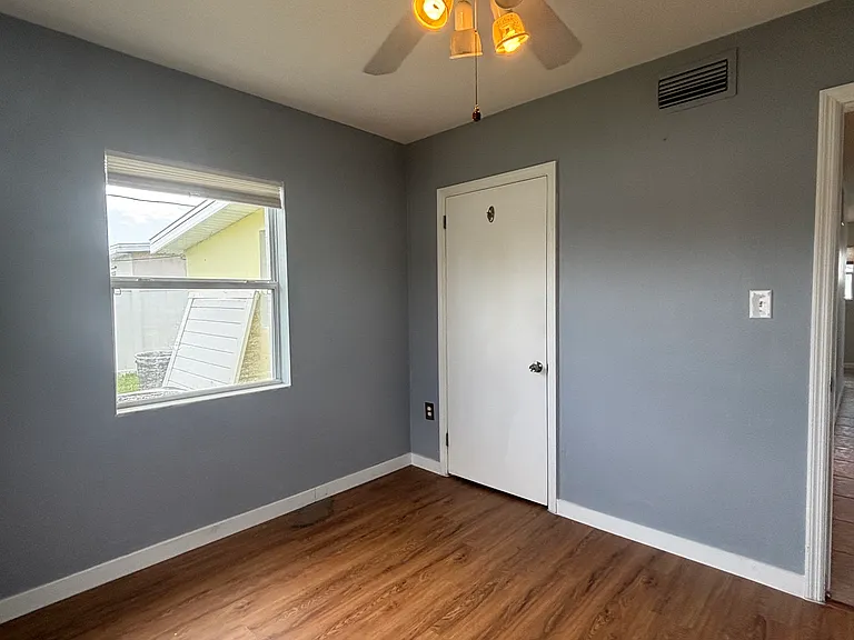 824 Conreid Dr — Photo 10
