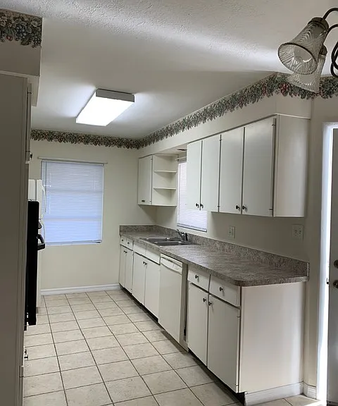 1315 Dora Ave — Photo 5