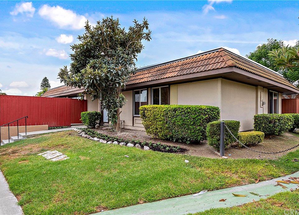 1st image of 23455 Via San Gabriel