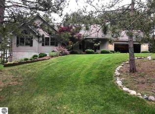 2802 Maple Hollow Dr, Traverse City, MI 49685