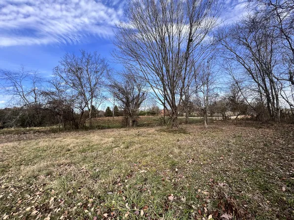 400 N Main St, Erin, TN 37061