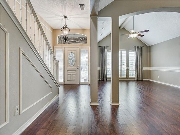 3rd image of 4424 Avonshire Ln