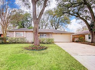 6611 Grovewood Ln, Houston, TX 77008
